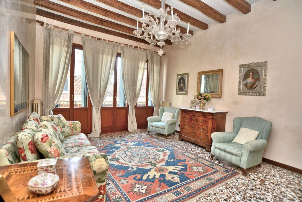 Biennale Apt Balcony Apartment Venice Exterior photo